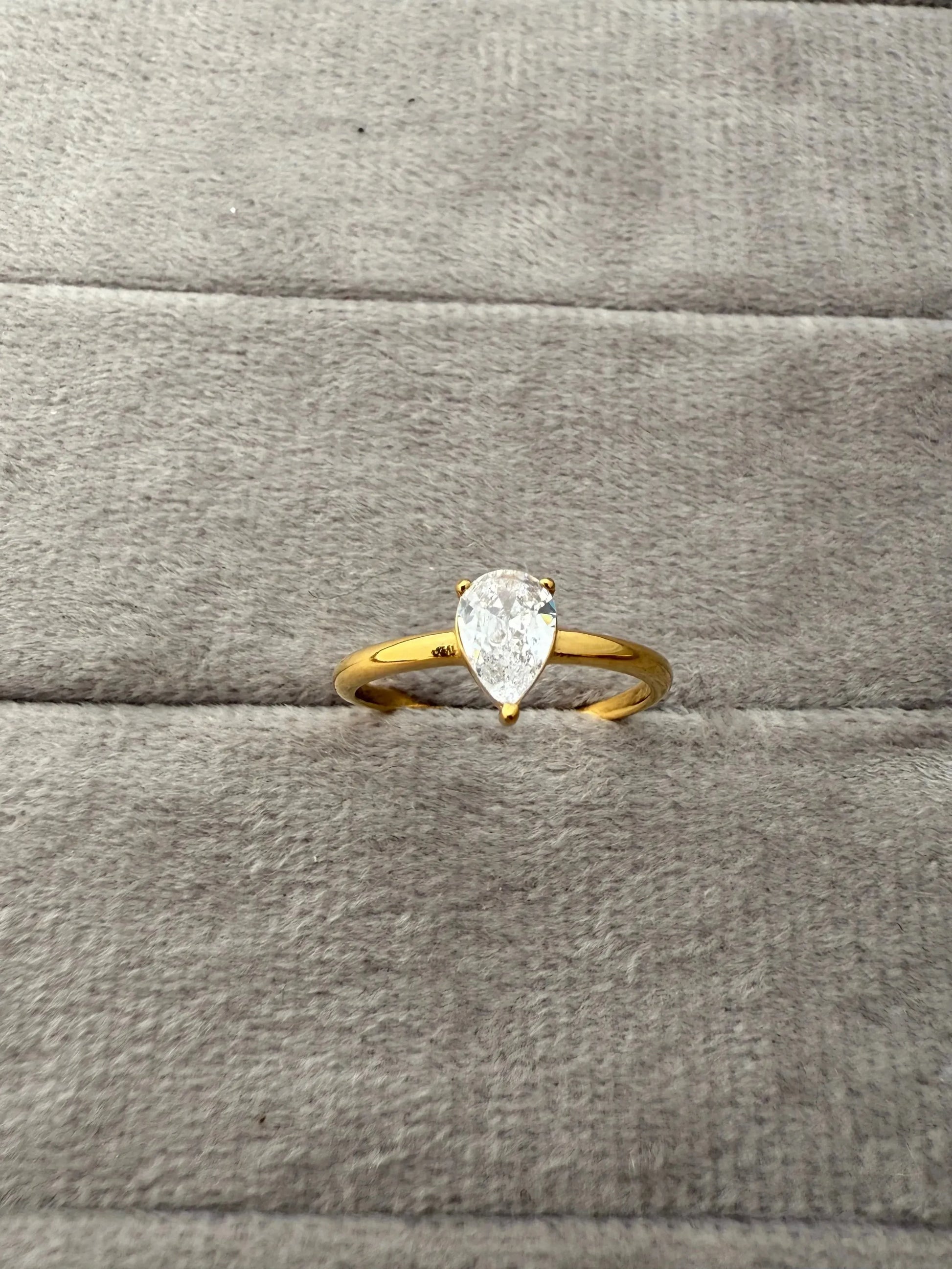 Dew Kissed Diamond Ring - Diatoms