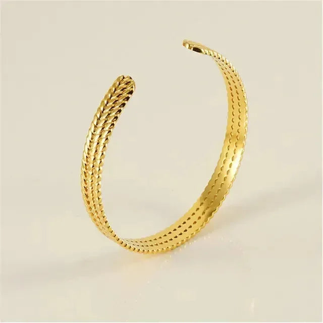 Vintage Twist Pattern C Shaped Bangle - Diatoms