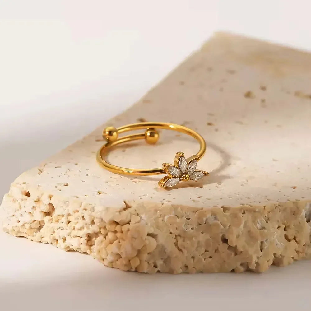 Floral Diamond Ring - Diatoms