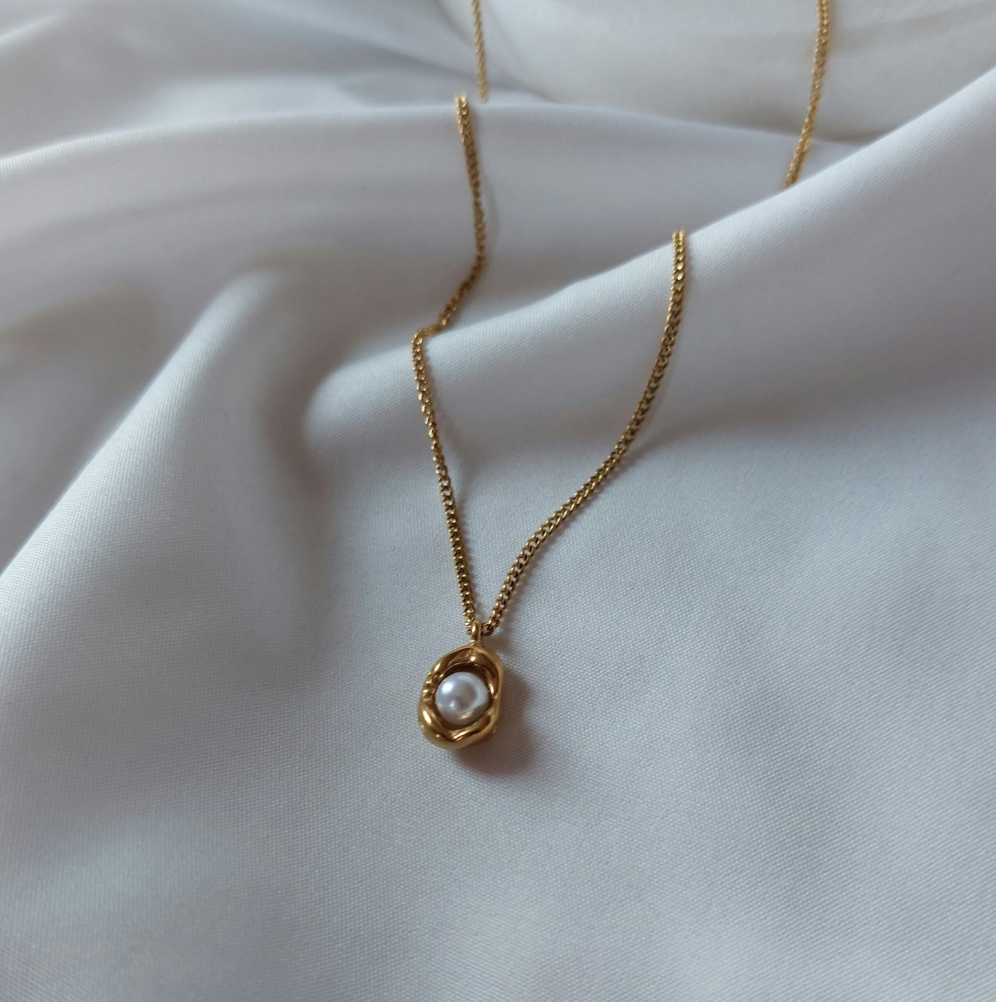 Luxe Dazzle Pearl Pendant