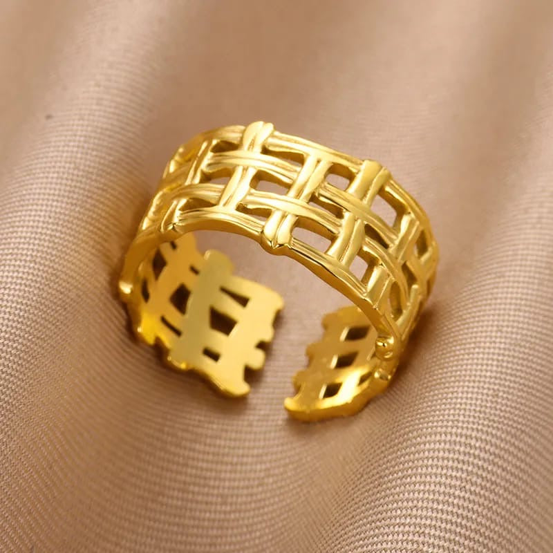 Interlocking Lattice Adjustable Ring