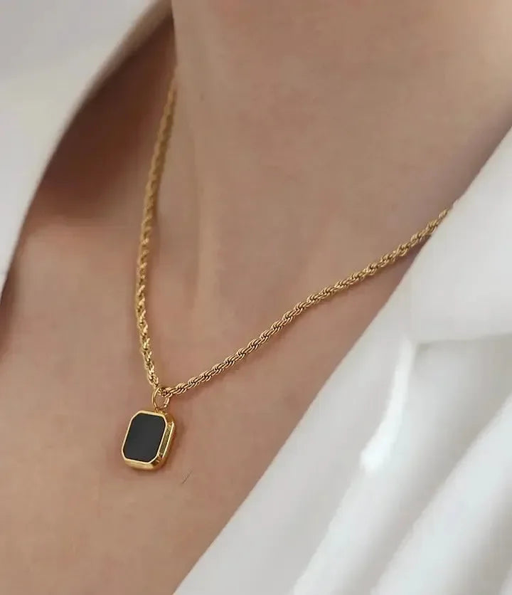 Luxy Black Scintillating Pendant - Diatoms