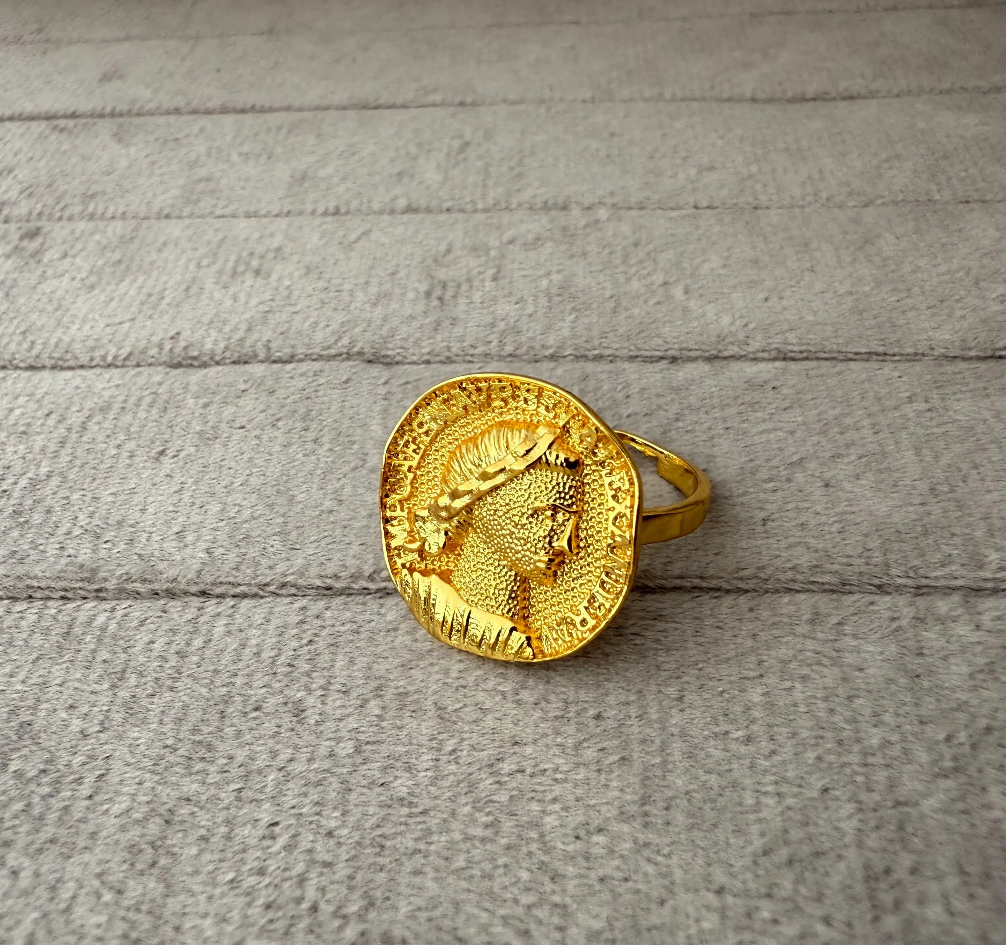 Luxe Vintage Gold Ring - Diatoms