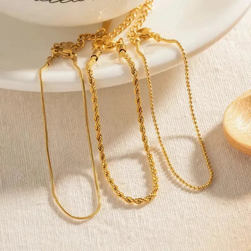 Three Sleek Chain Gold Bracelet - Diatoms