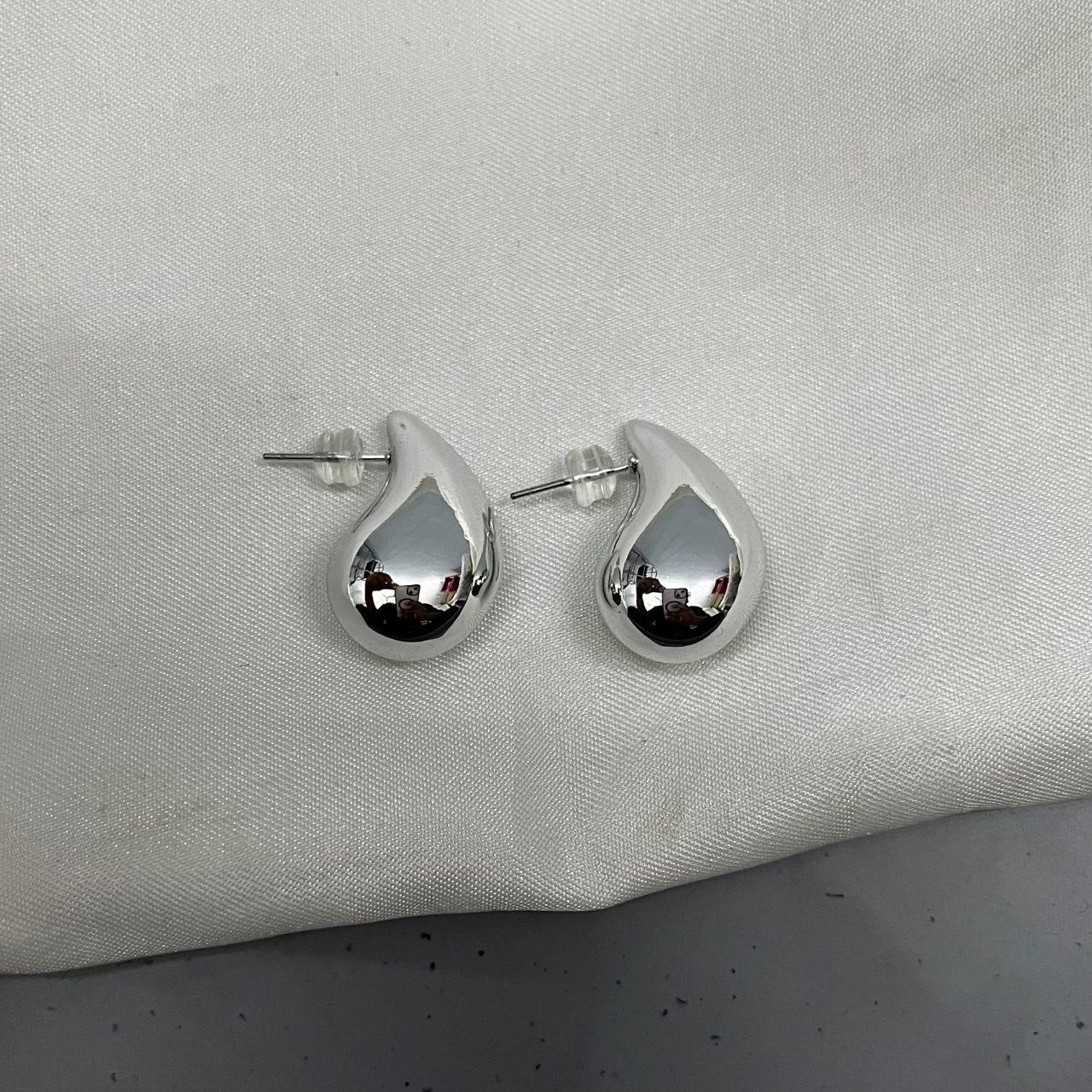 Silver Droplets Stud Earrings