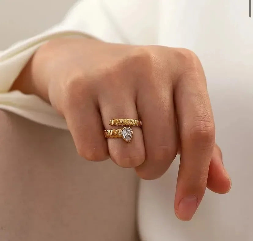 Empress Water Droplets Rings - Diatoms