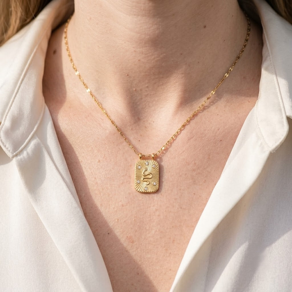 Luxe Squared Pattern Snake Necklace
