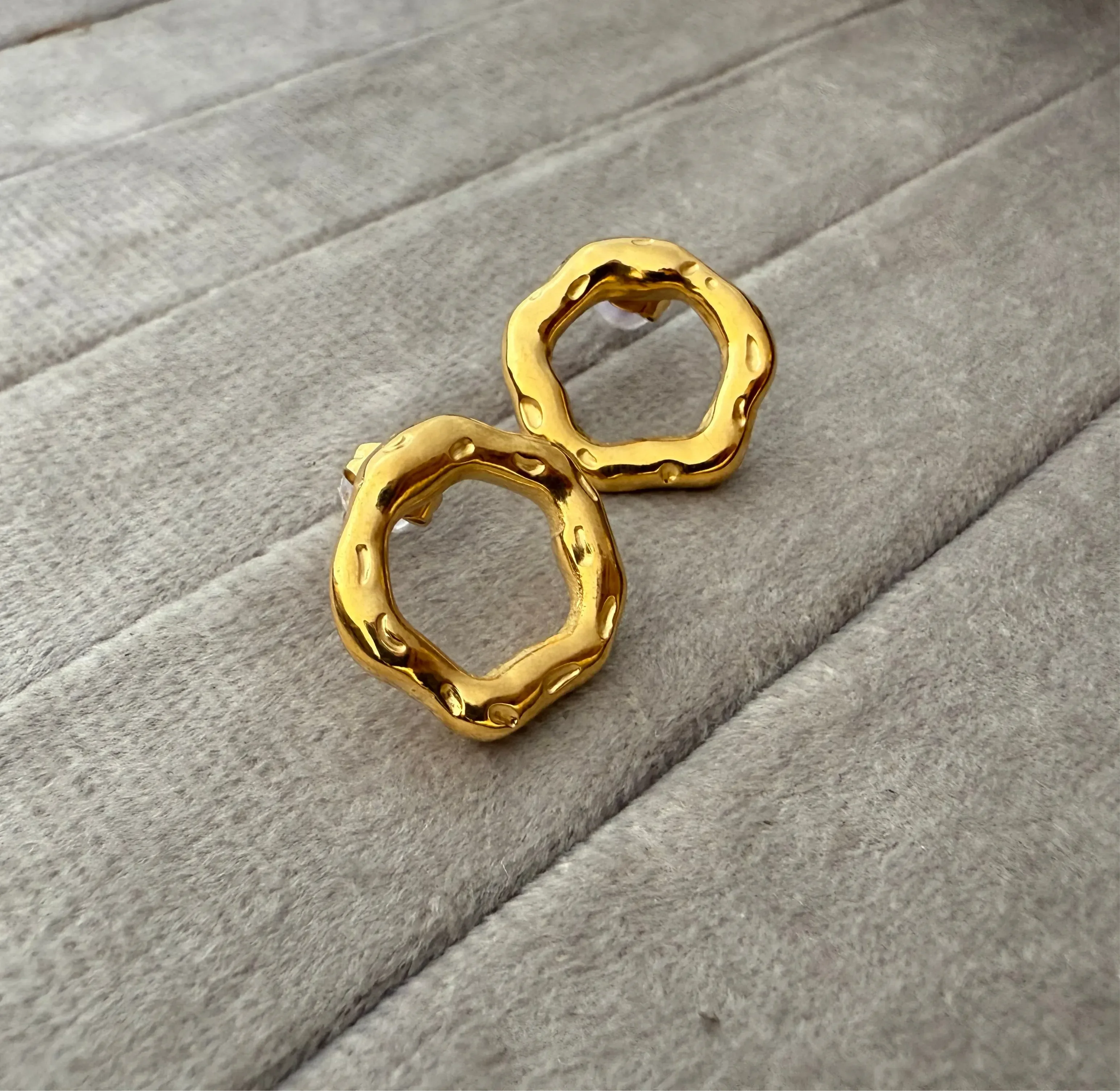 Luxe Graceful Gold Earrings - Diatoms