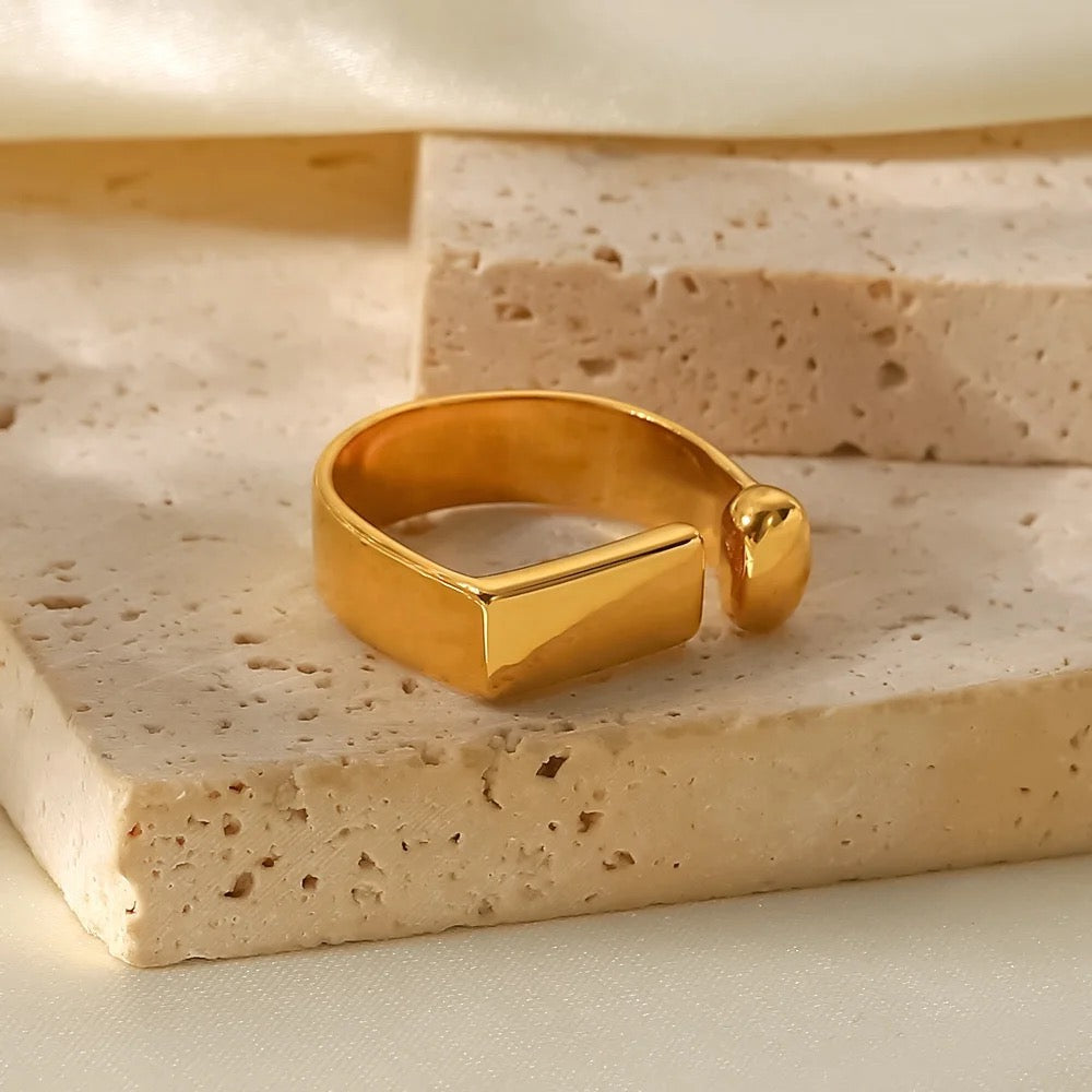 Luxe Squared Gold Ring