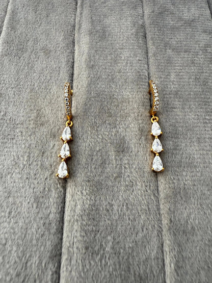 Opulent Ivory Diamond Drops Earrings - Diatoms