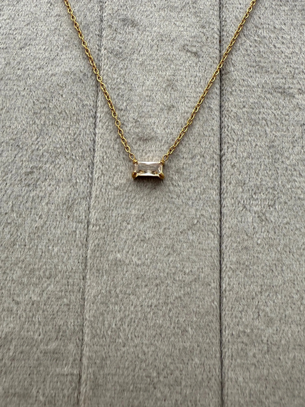 Luxy Rectangular Emerald Pendant - Diatoms