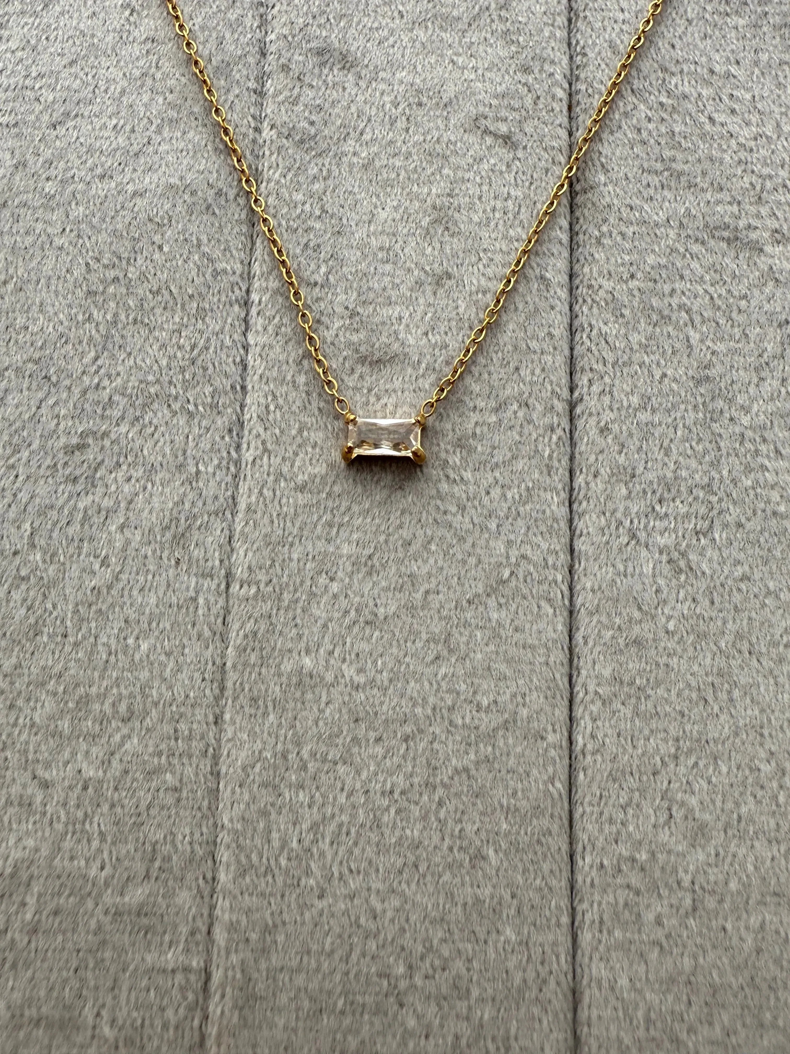 Luxy Rectangular Emerald Pendant - Diatoms