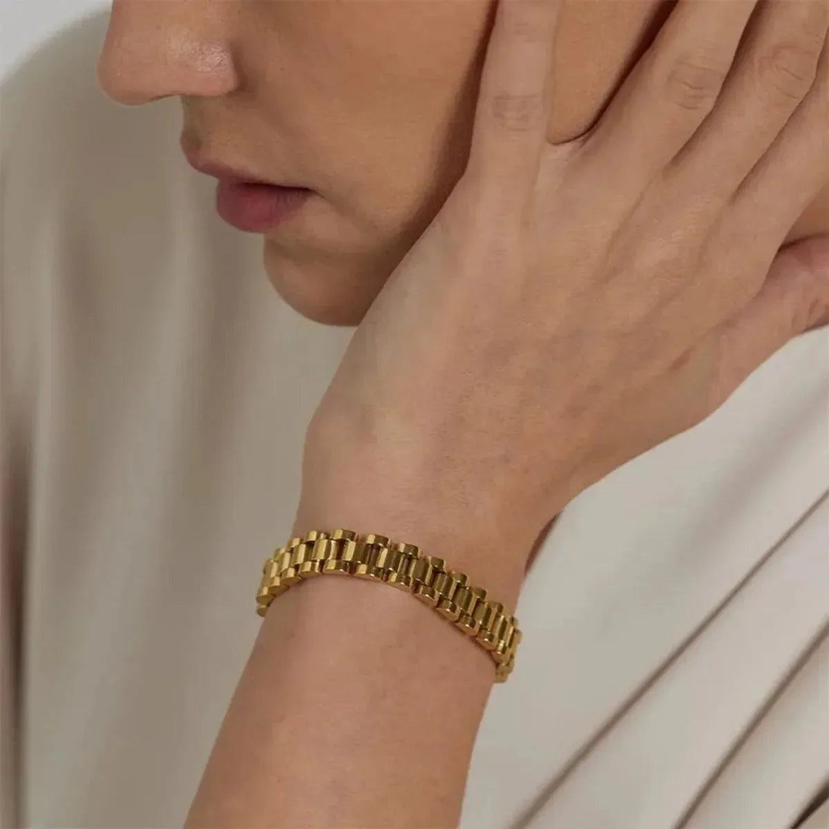 Luxy Gold Oyster Watchstrap Bracelet - Diatoms