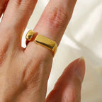 Luxe Squared Gold Ring - Diatoms