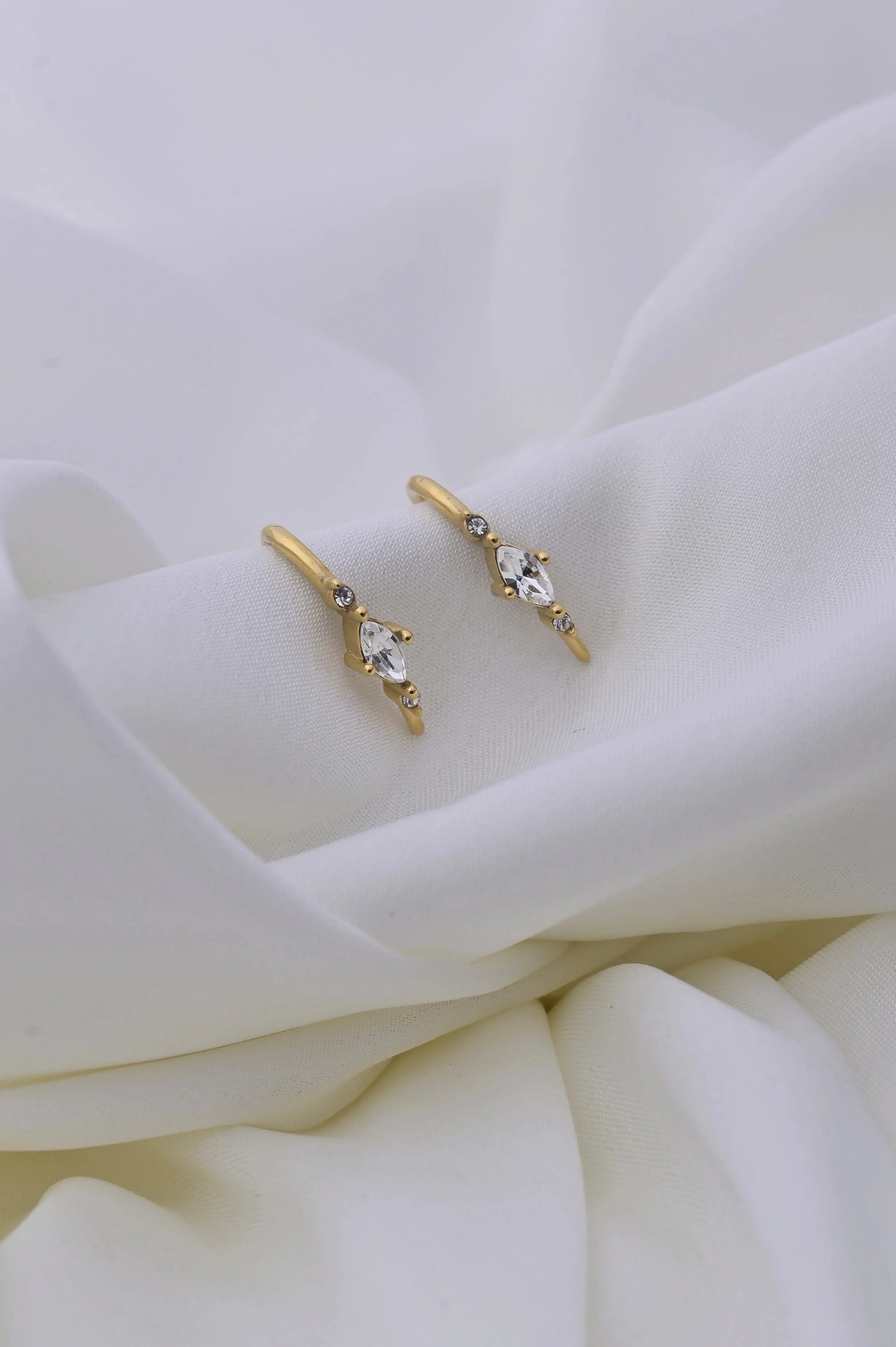 U Shaped Diamond Mini Studs Earrings - Diatoms