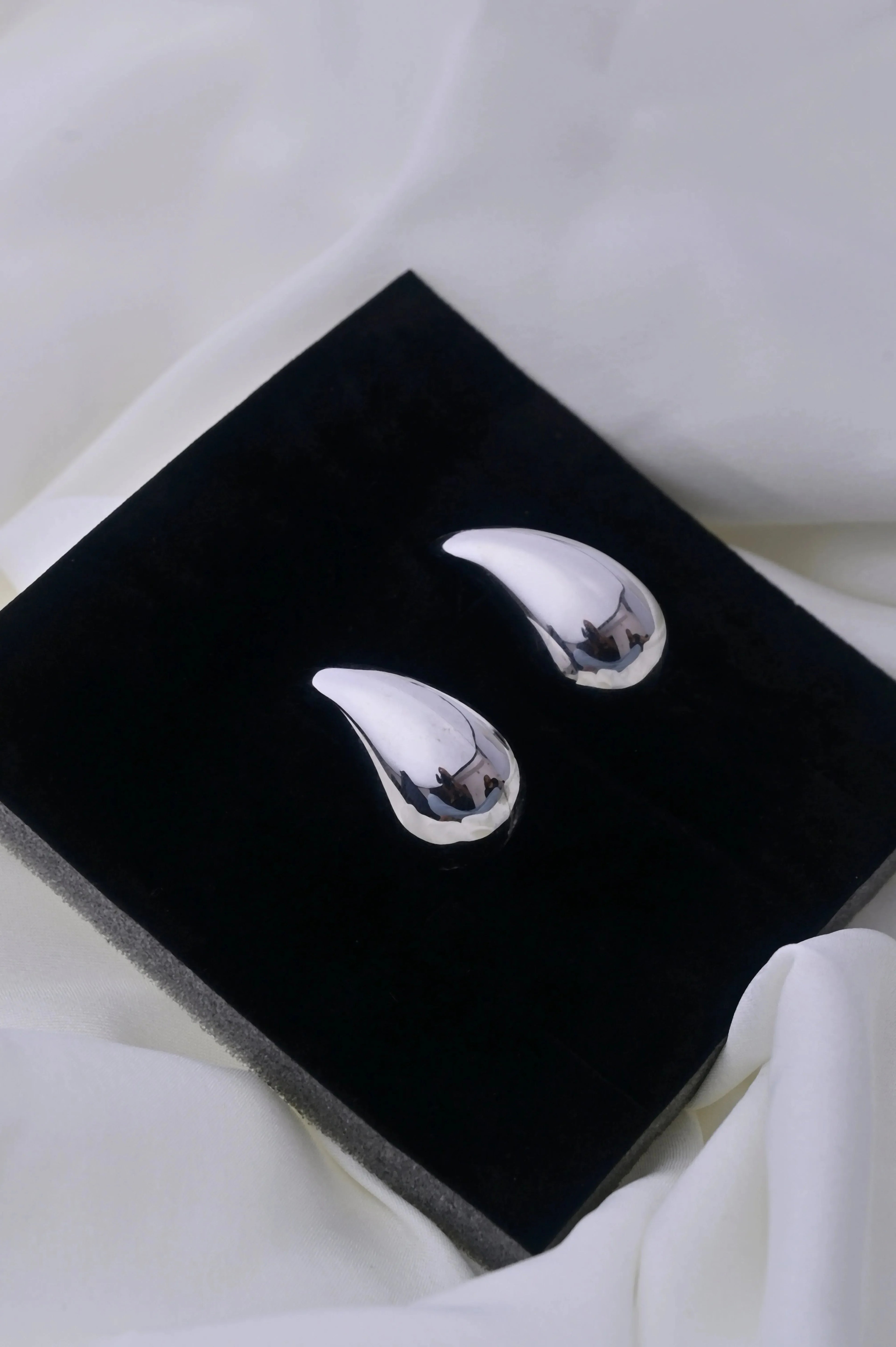 Silver Droplets Stud Earrings - Diatoms