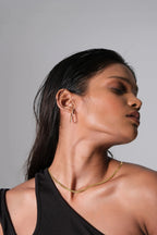 Golden Glamour U-Shaped Diamond Earrings - Diatoms