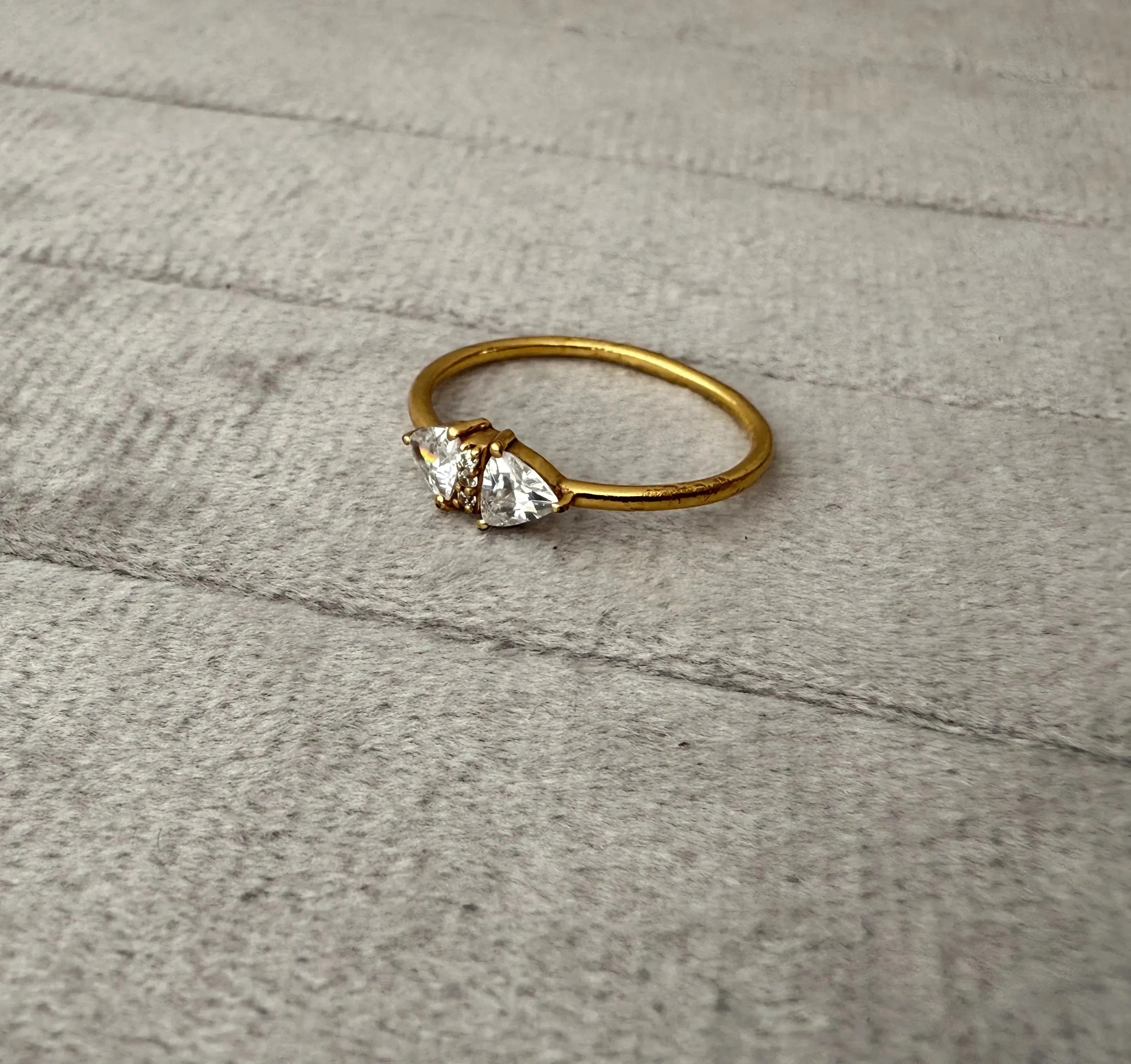 Minimal Classic Diamond Ring - Diatoms