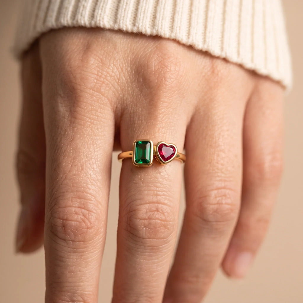 Shiny Loving Emerald Ring