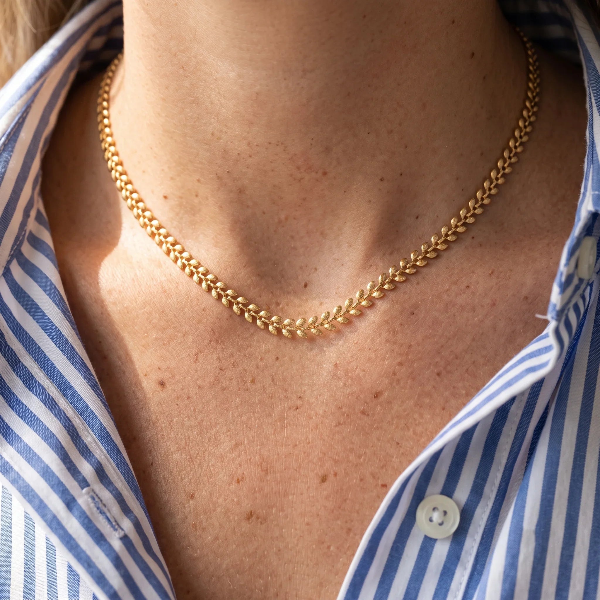 Leaf Shape Round Necklace
