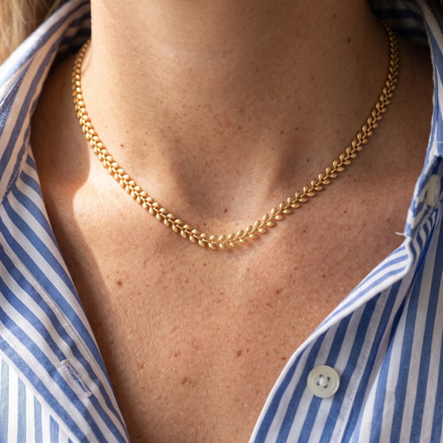 Leaf Shape Round Necklace