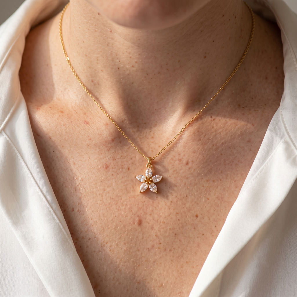 Luxy Chic Leaf Necklace