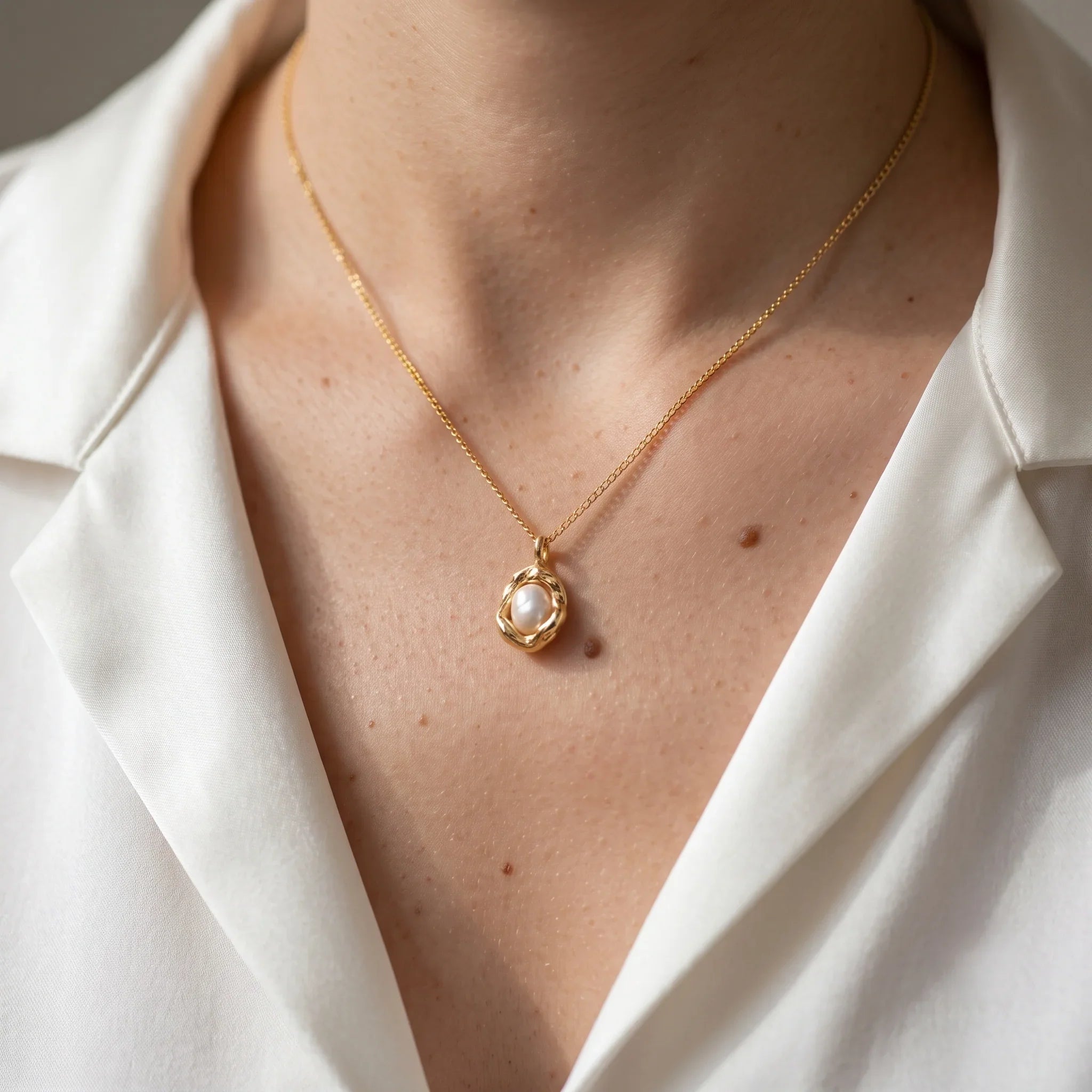 Luxe Dazzle Pearl Pendant