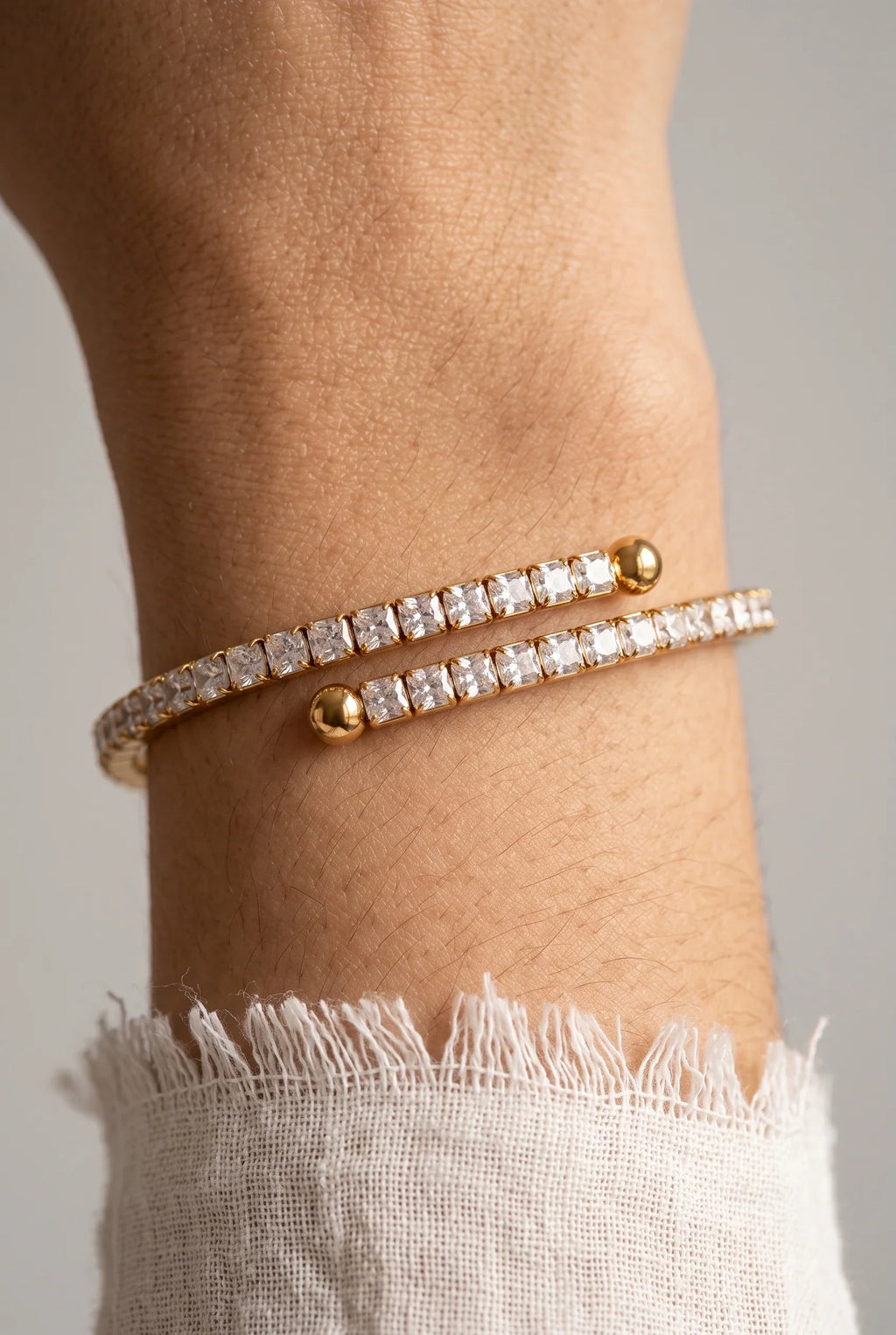 Velora Curve Bracelet