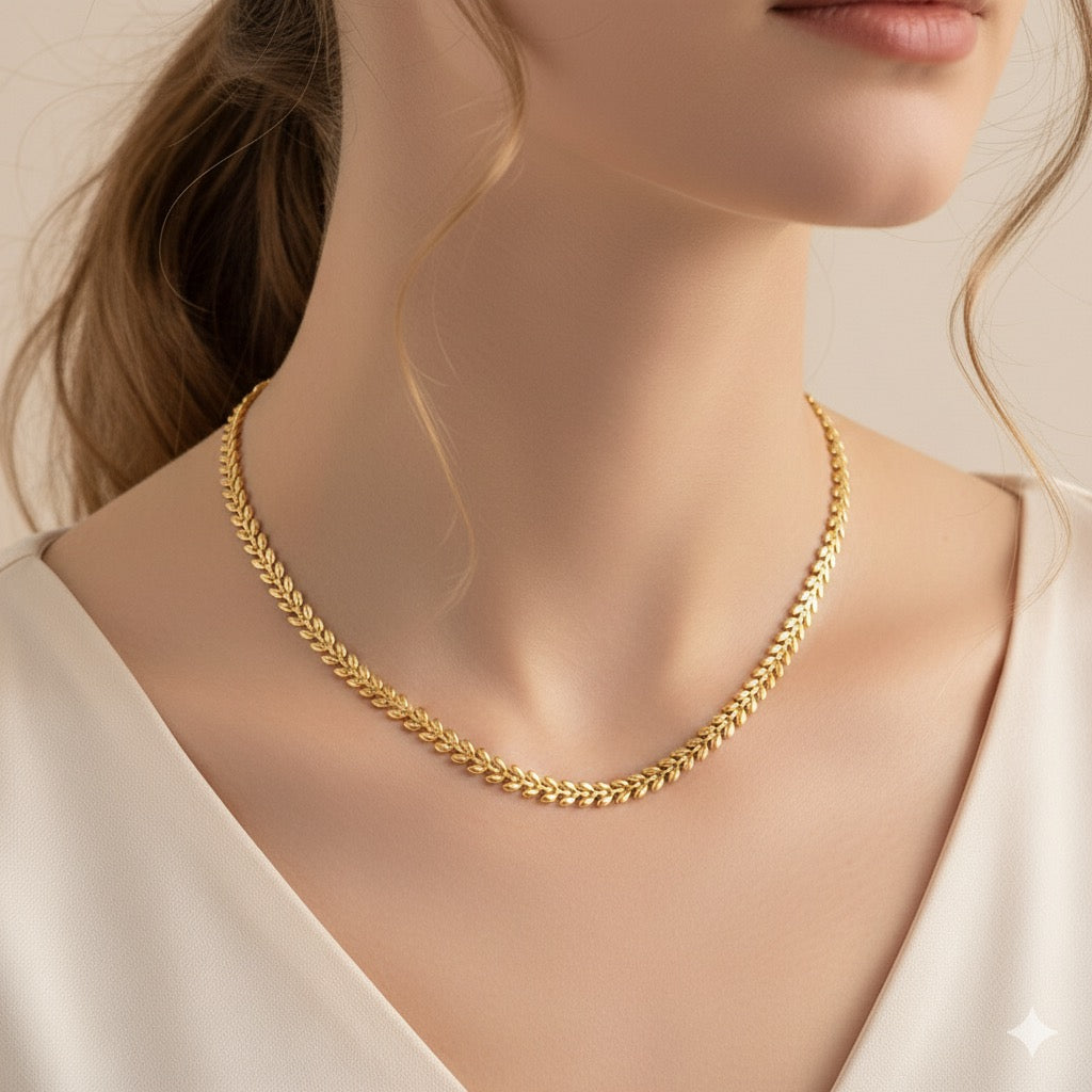Leaf Shape Round Necklace