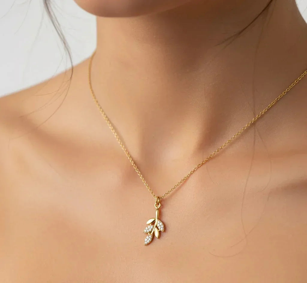 Chic Leaf Shaped Necklace