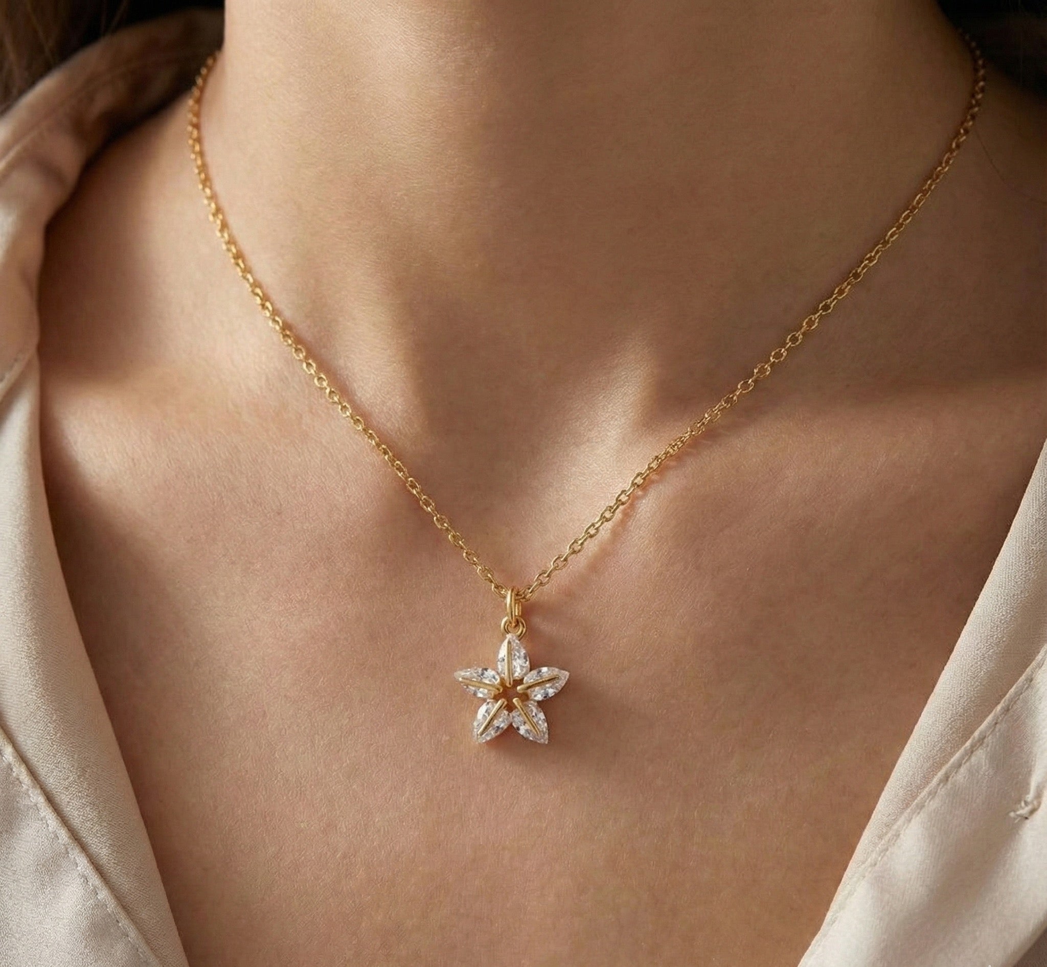 Luxy Chic Leaf Necklace