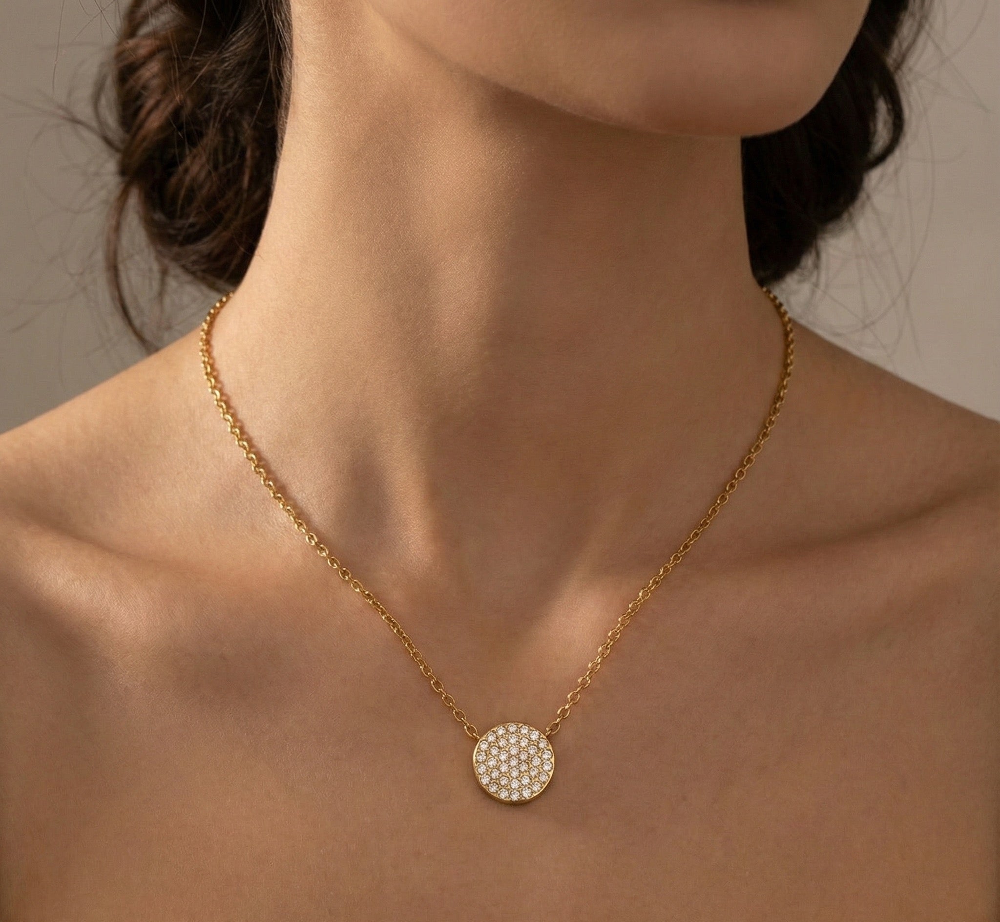 Diatoms Round Shape Diamond Necklace