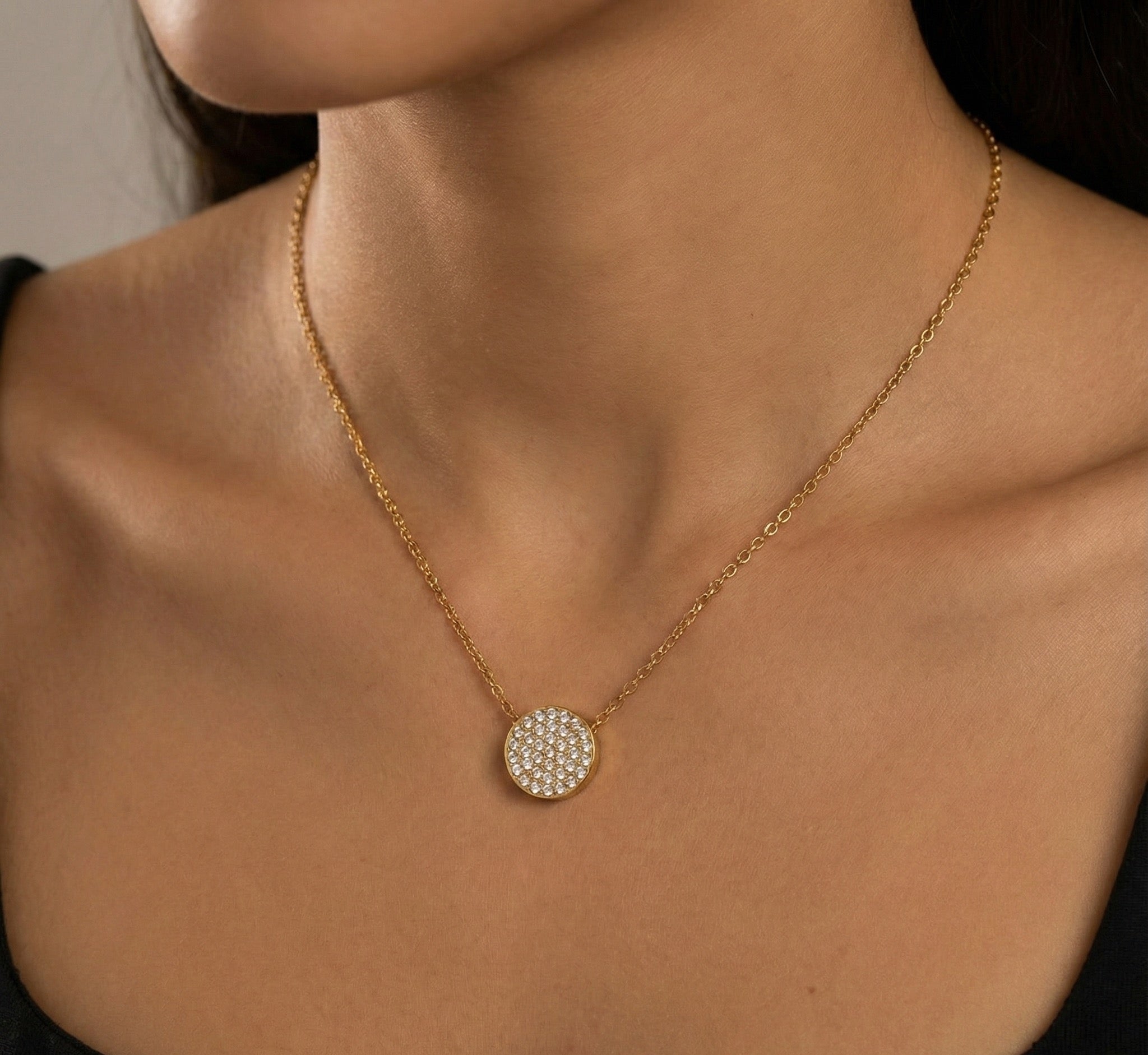 Diatoms Round Shape Diamond Necklace