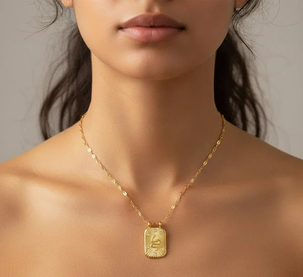 Luxe Squared Pattern Snake Necklace