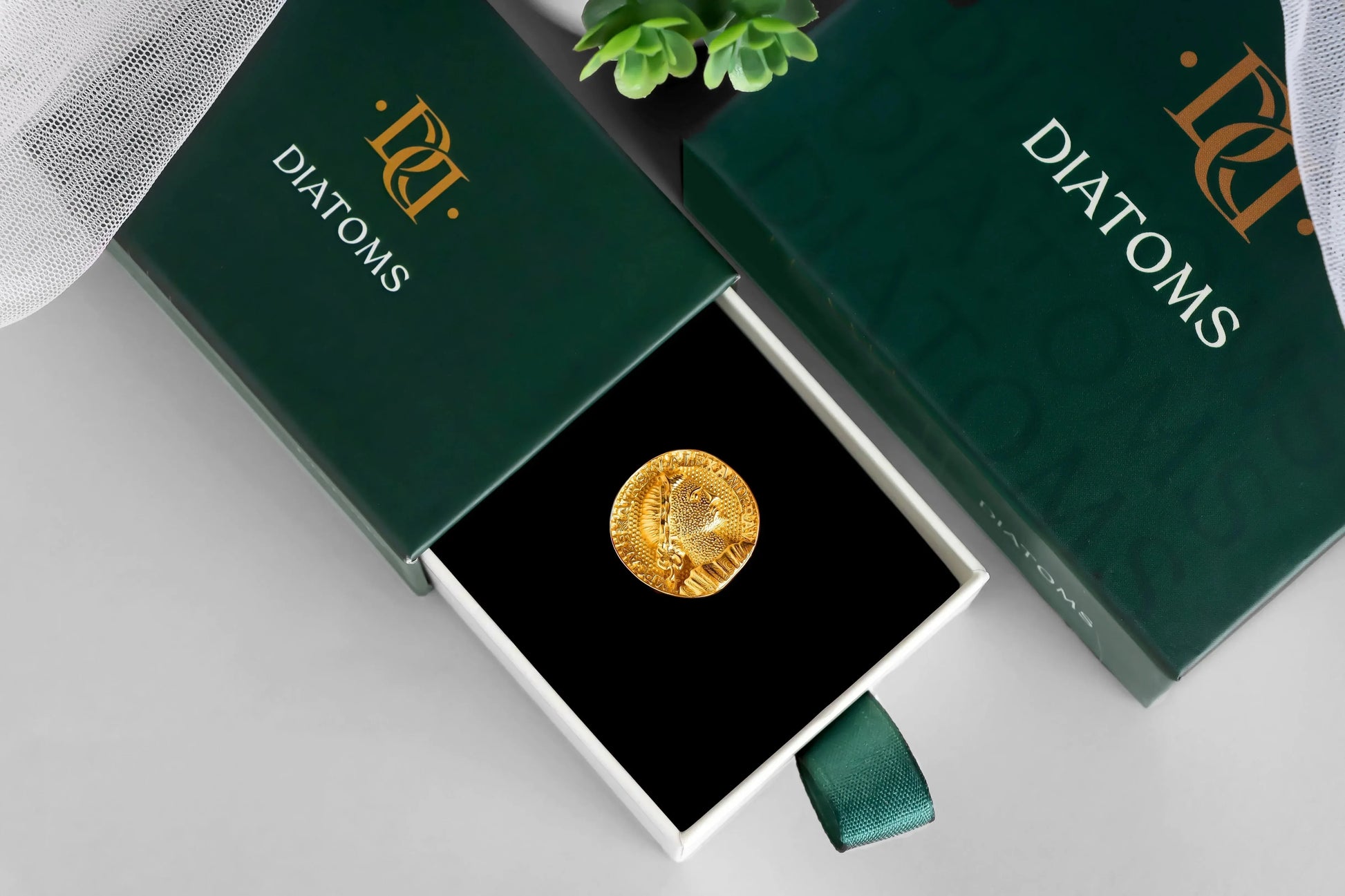 Luxe Vintage Gold Ring - Diatoms
