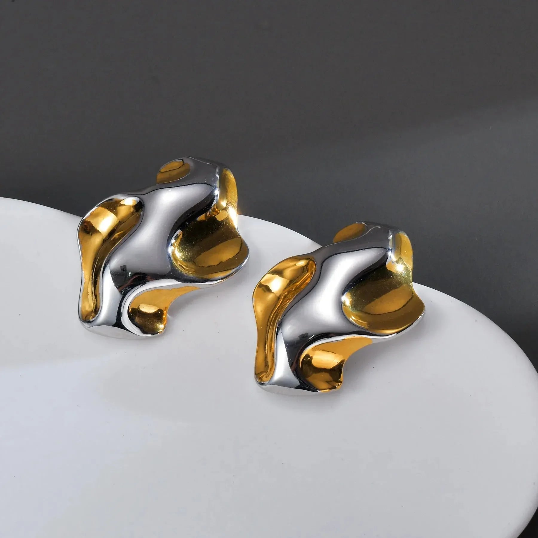 Artistic Geometric Waves Ear Studs - Diatoms