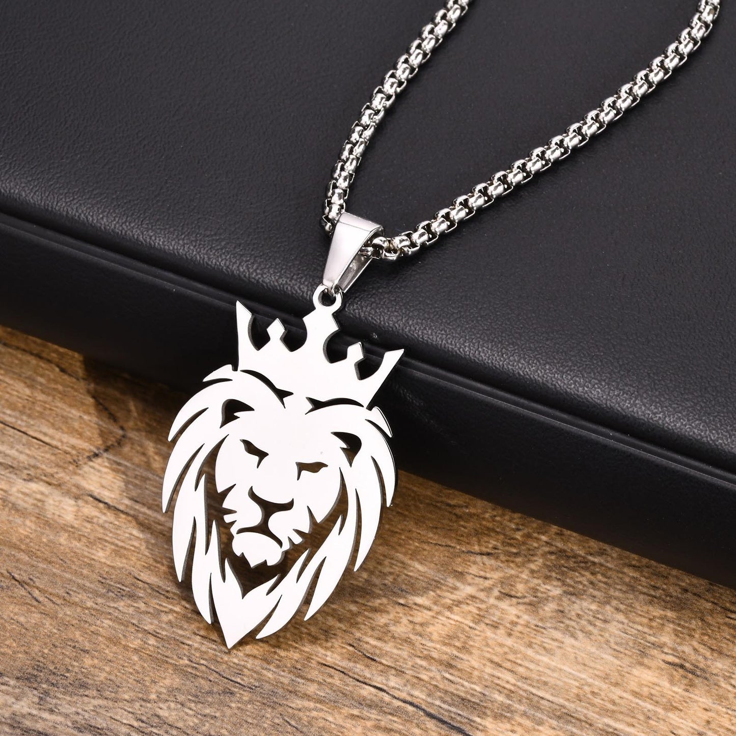 Classic Men King Pendant