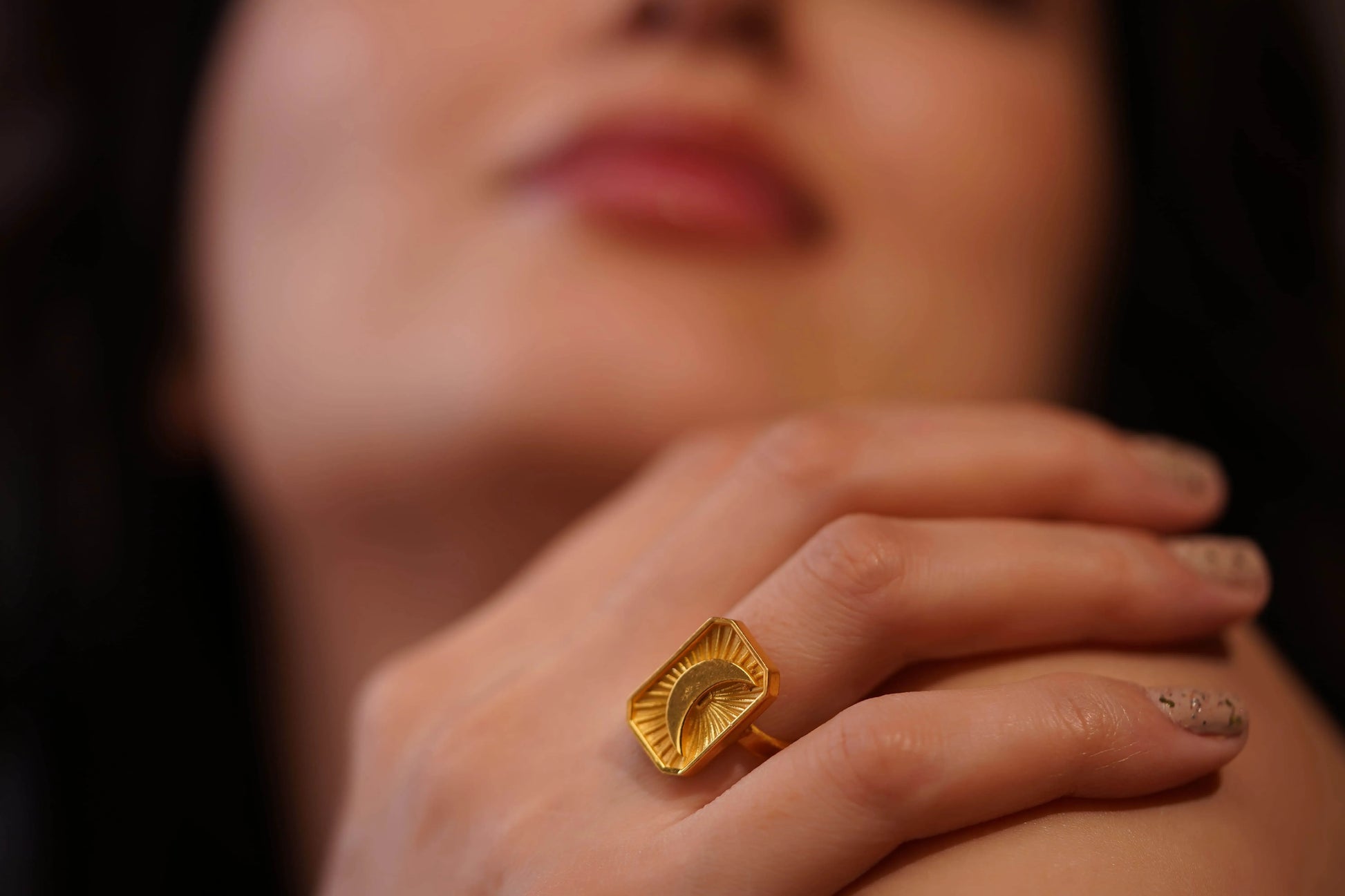 Luxe Waning Crescent Moon Gold Ring - Diatoms