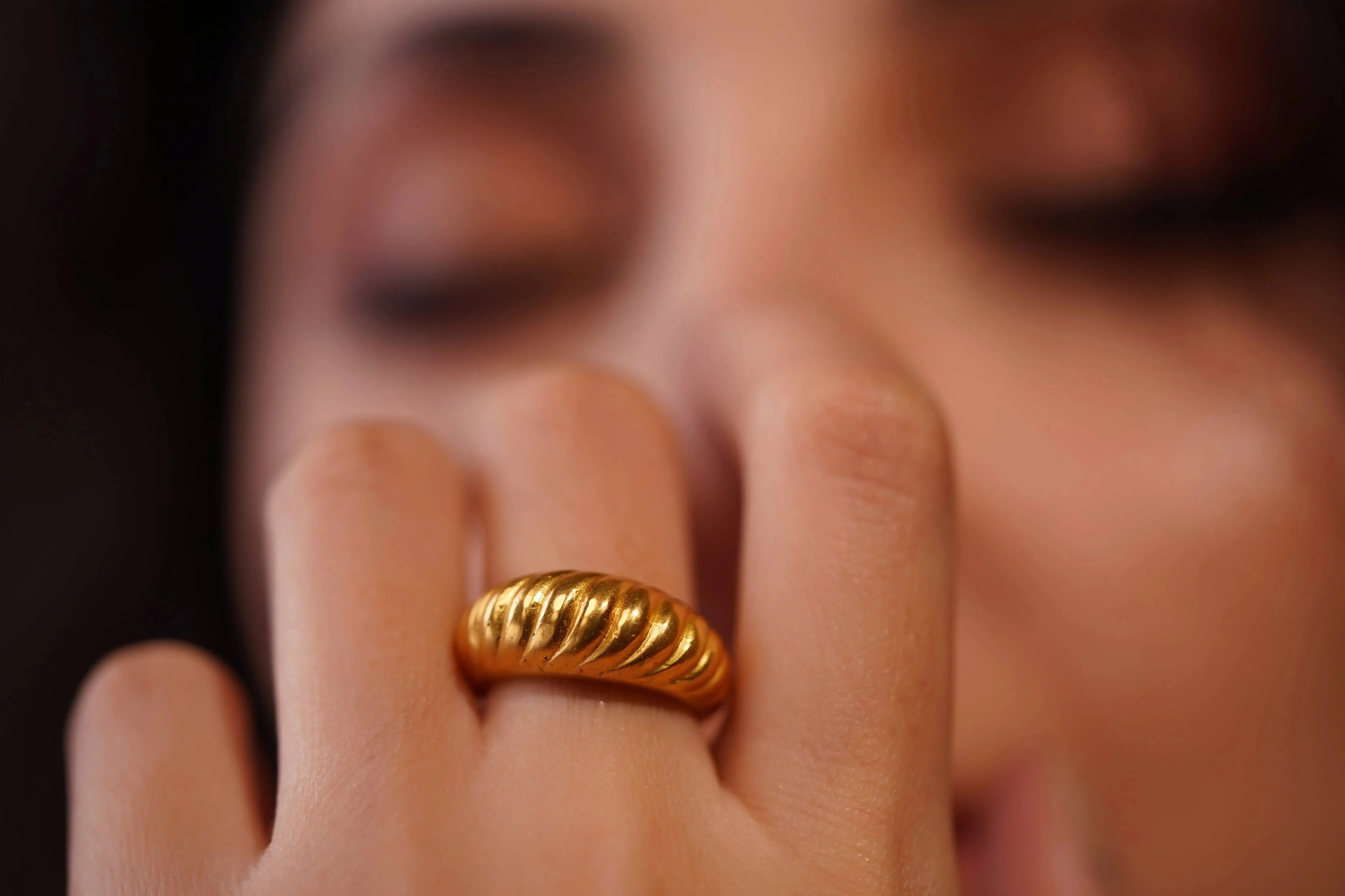 Luxe Twisted Gold Ring - Diatoms