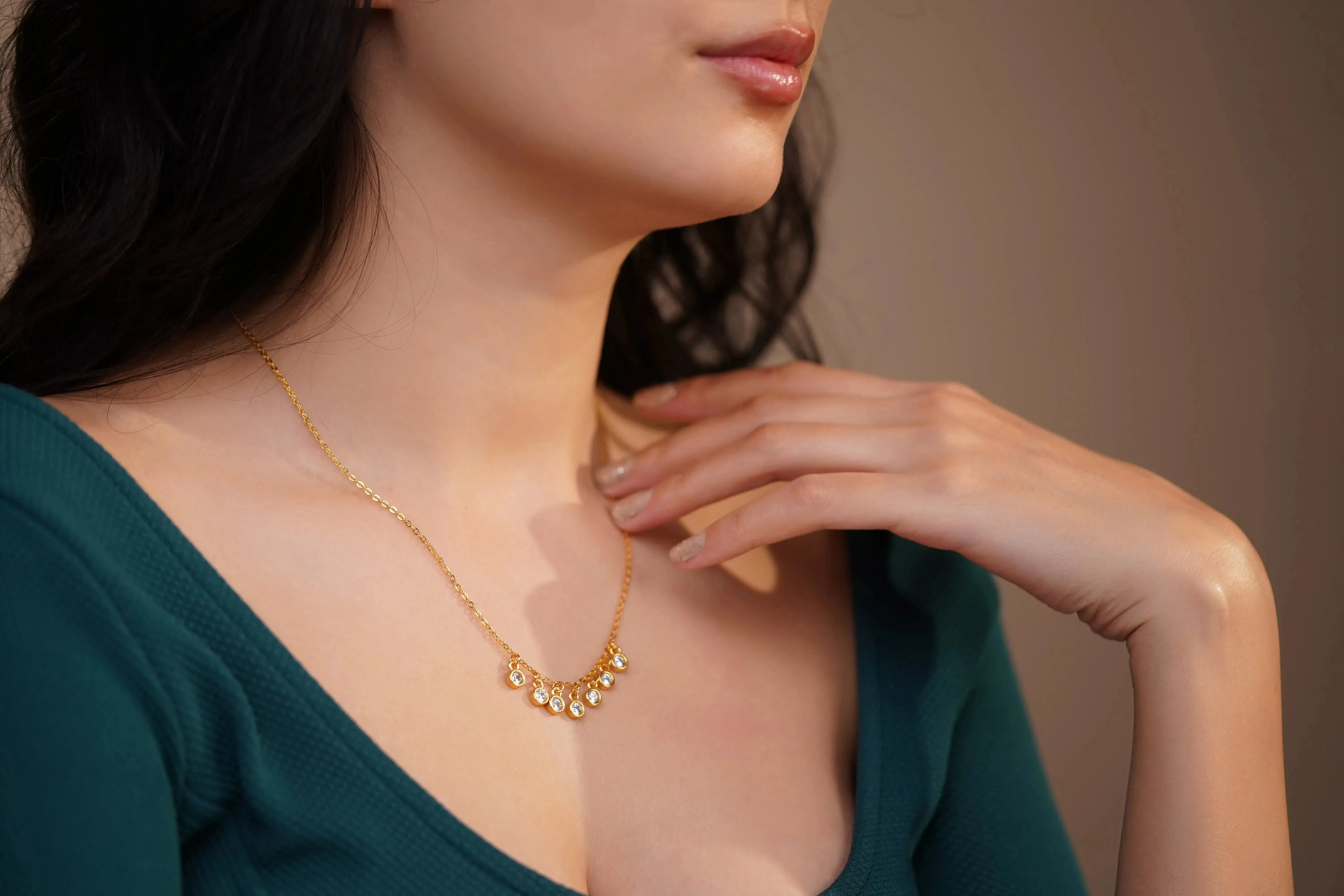 Luxe 7 Diamond Gold Necklace - Diatoms
