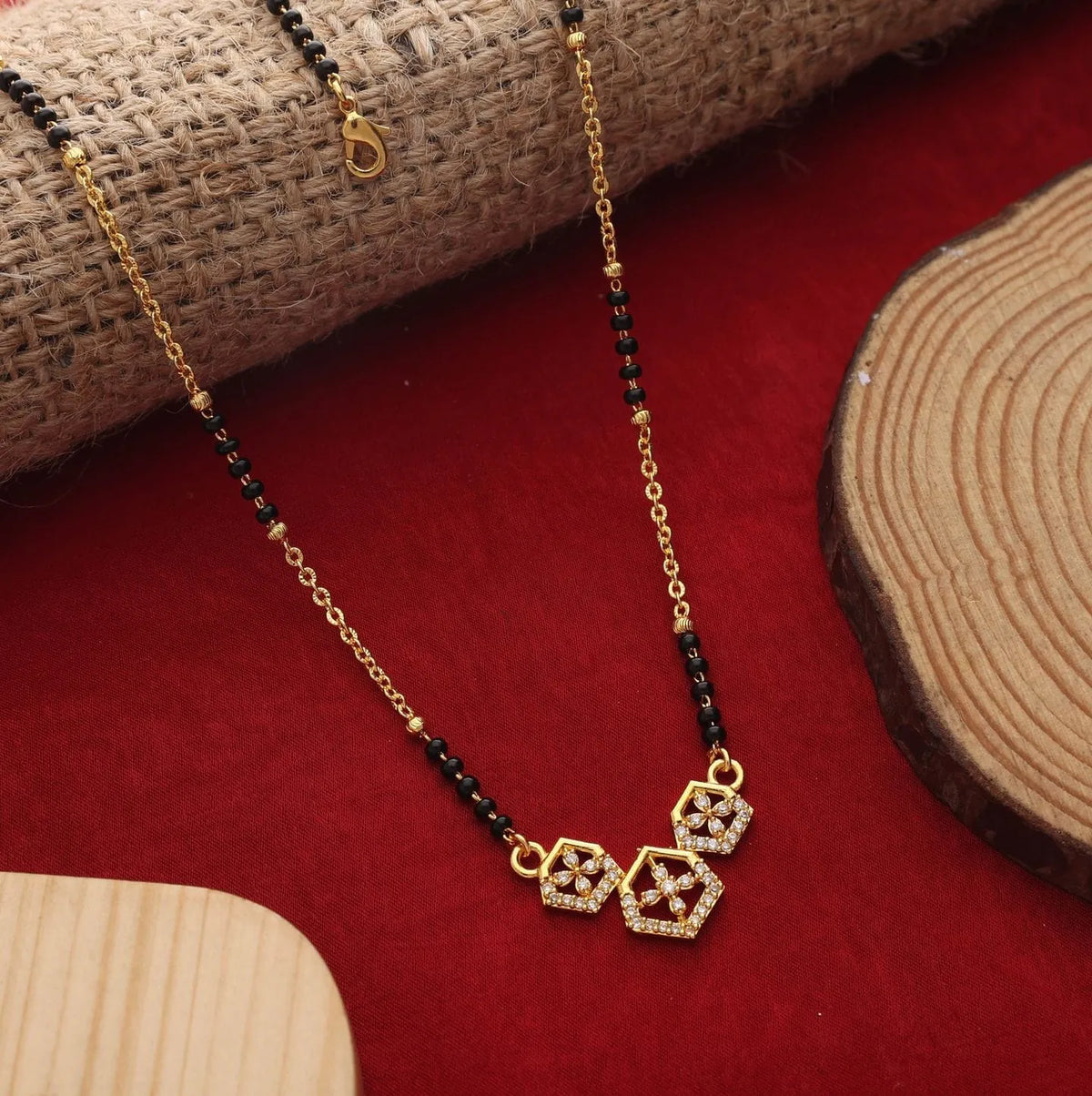 Trikusum Mangalsutra