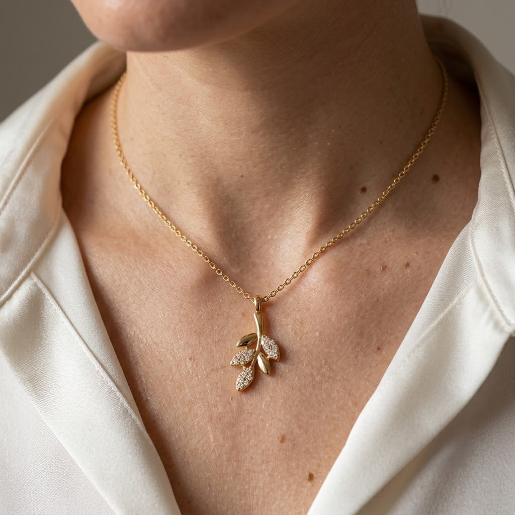 Chic Leaf Shaped Necklace