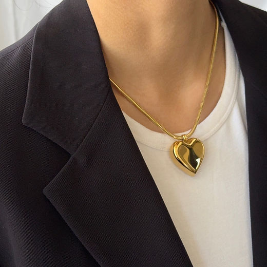 Golden Heart Magnetized Chain Necklace