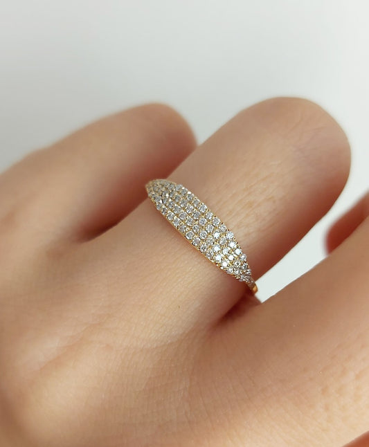 Shimmering Gold Diamond Ring