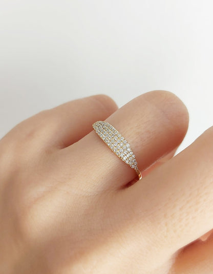 Shimmering Gold Diamond Ring