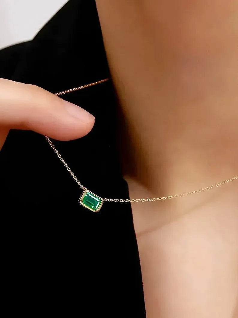 Elegant Green Emerald Necklace - Diatoms