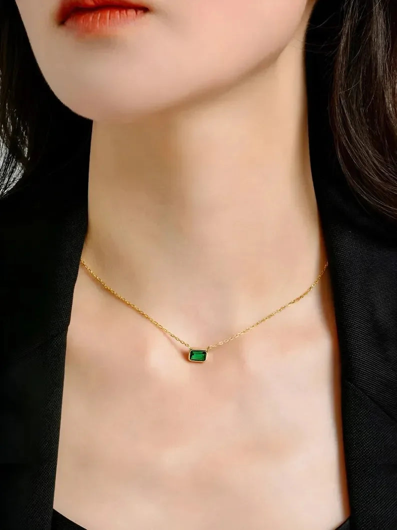 Elegant Green Emerald Necklace - Diatoms
