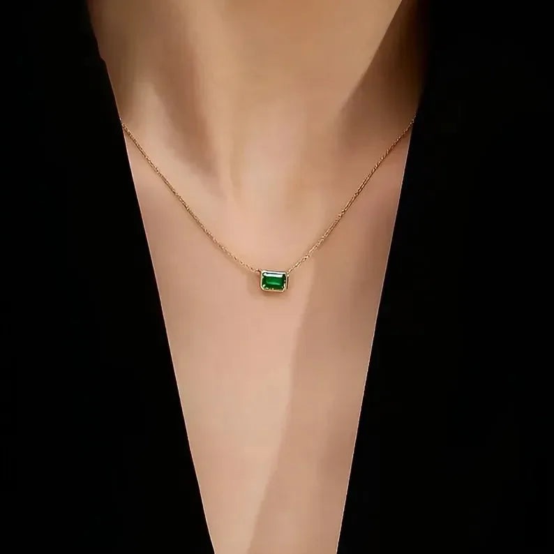 Elegant Green Emerald Necklace - Diatoms