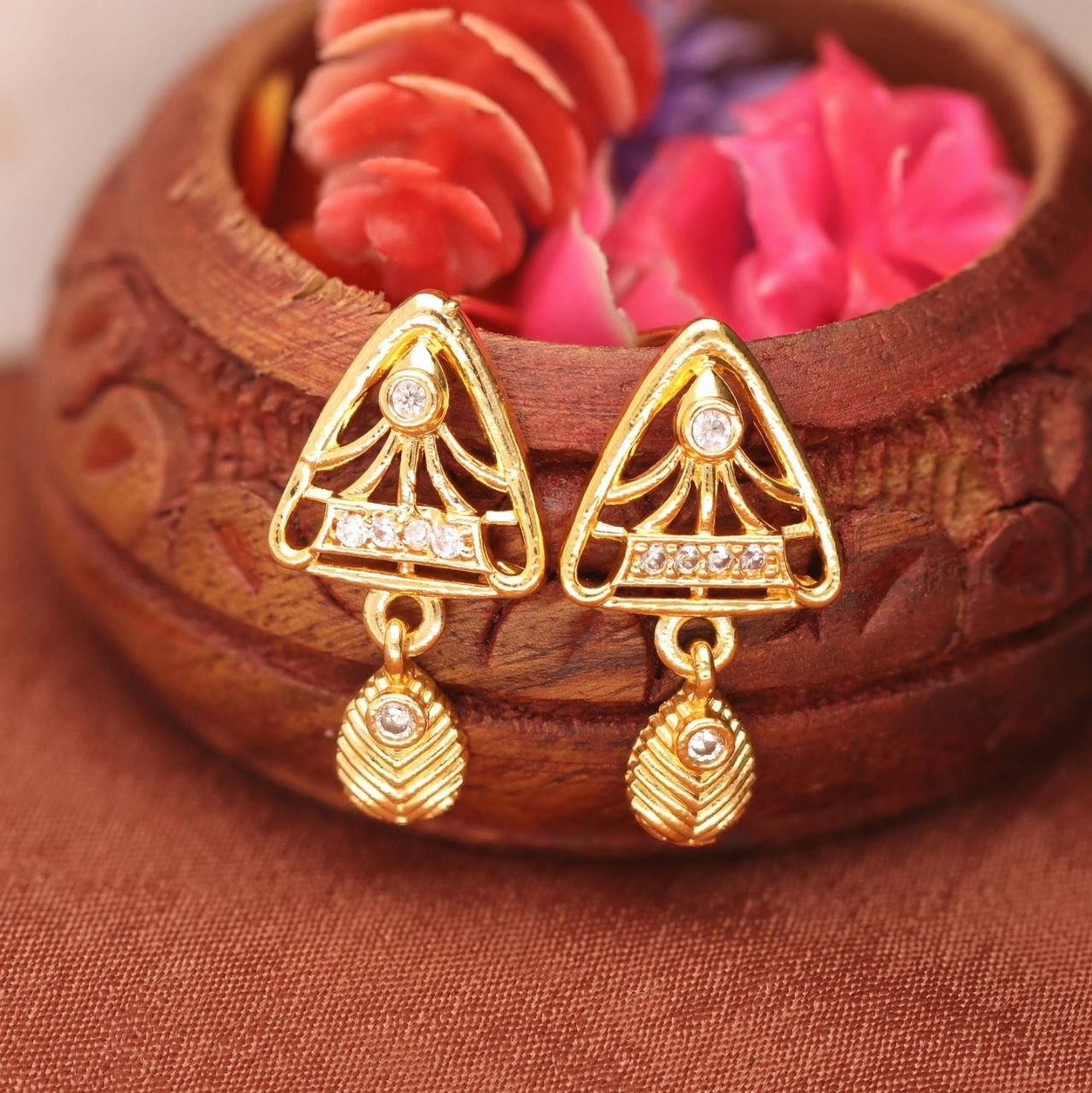 Prabha Trikonika Earrings