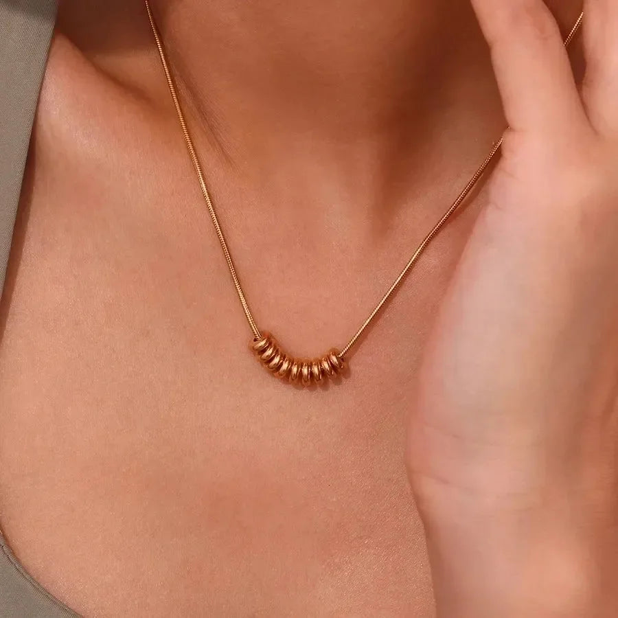 Luxy Dainty Circle Necklace - Diatoms